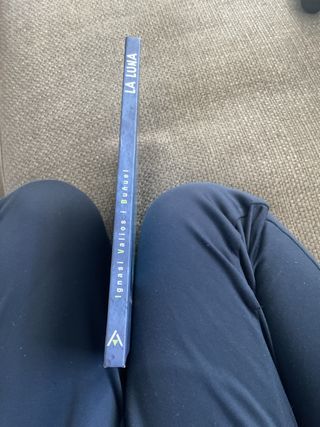 La Luna: Cuento para leer a oscuras