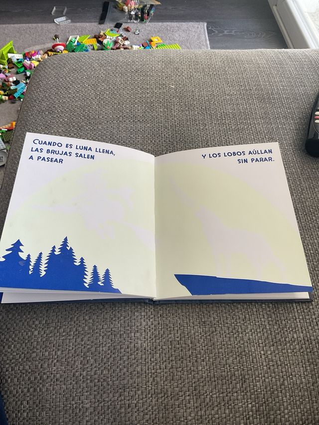 La Luna: Cuento para leer a oscuras