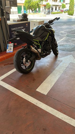 Kawasaki Z900 2022 7.700km limitada para A2