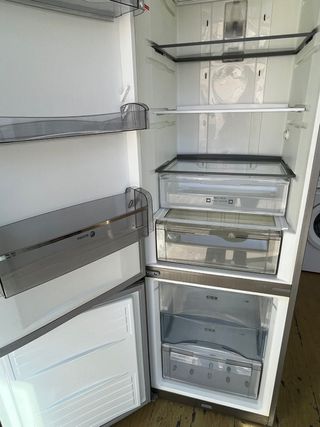 COMBI GRUNDIG 2MTS NOFROST INOX A+++. SEMINUEVO 