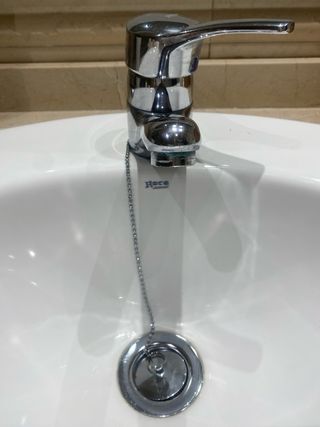 Mueble baño doble seno con espejo,lavabos y grifos