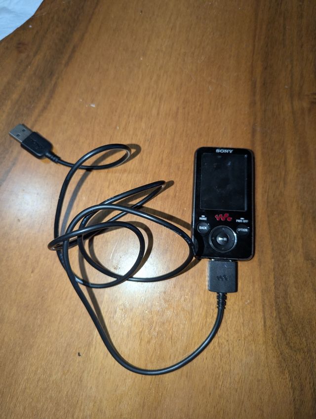 Lettore MP4 Sony NWZ-E438F Nero 8gb