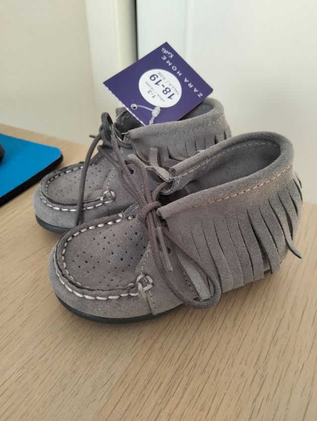 Botitas Zara Kids flecos ante gris
