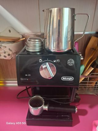 Cafetera DeLonghi con jarra