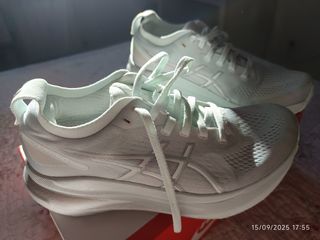 ASICS Gel-Kayano 31 Mujer Blancas