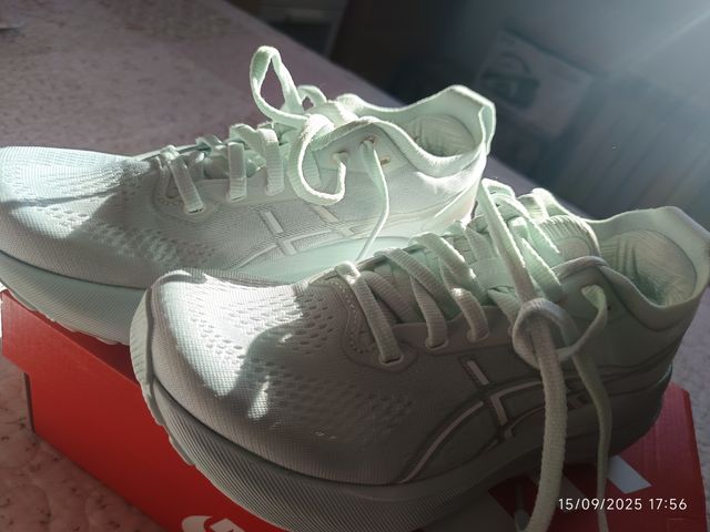 ASICS Gel-Kayano 31 Mujer Blancas