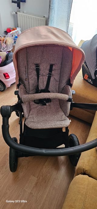 Carrito de bebé ( marca jane)
