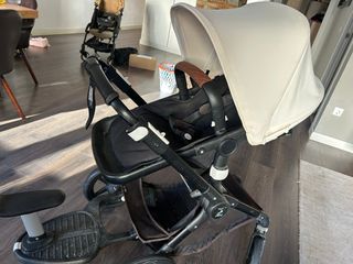 Bugaboo Fox con patinete y funda verano