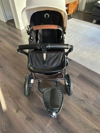 Bugaboo Fox con patinete y funda verano