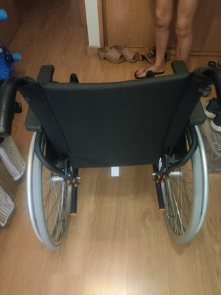 Silla de ruedas plegable Sunrise Medical nueva