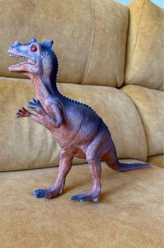 LOTE: JUEGUETE, LIBRO Y CARTAS DINOSAURIOS