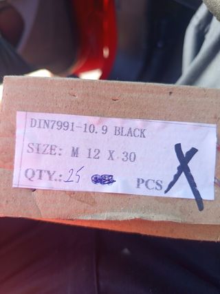 Tornillos DIN7991 12x30 Negro