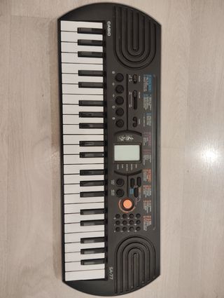 Teclado Casio SA-77 para niños