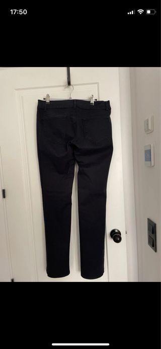 Pantalón pitillo negro Benetton