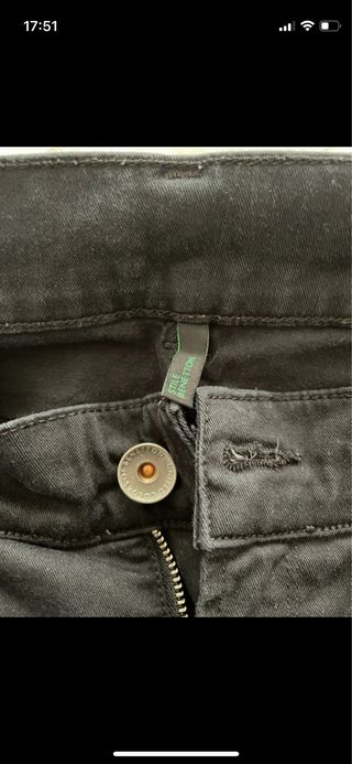 Pantalón pitillo negro Benetton