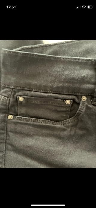 Pantalón pitillo negro Benetton