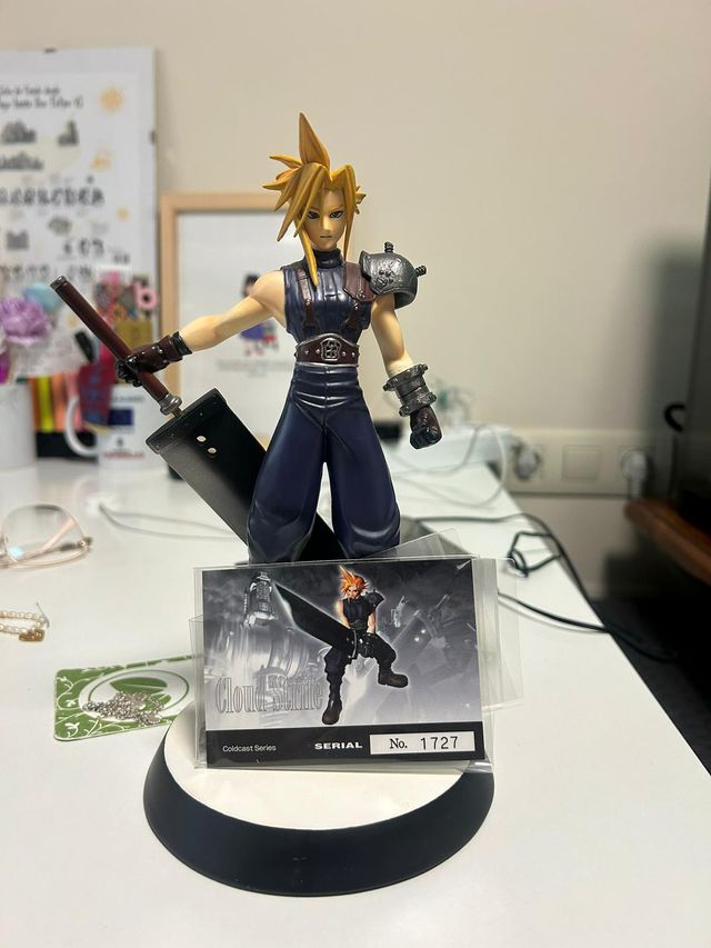 Figura Cloud Strife Final Fantasy VII Kotobukiya