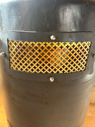 Olla Ferroviaria Negra con Detalles Dorados