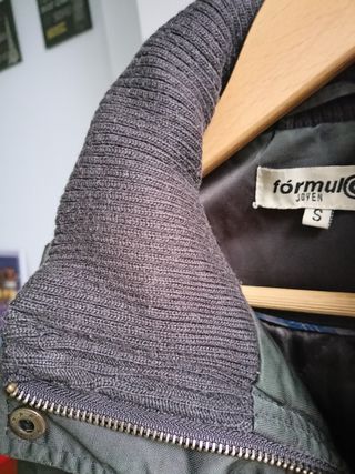 Chaqueta acolchada, algo impermeable