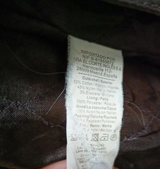 Chaqueta acolchada, algo impermeable