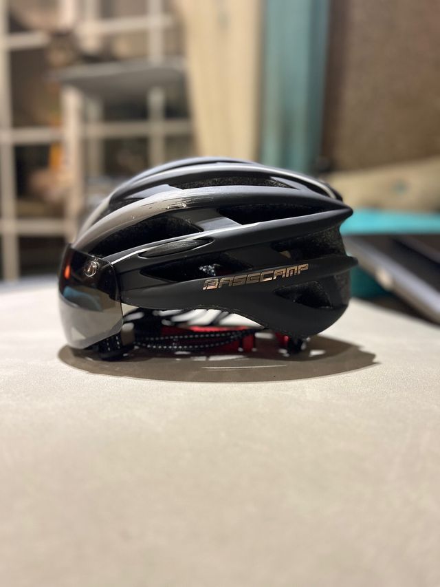 Casco Ciclismo Basecamp Adulto con Visera