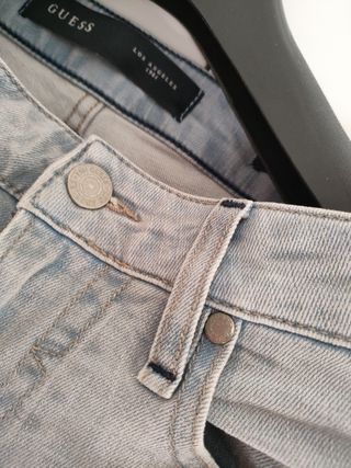 Pantalón Guess Azul Claro Desgastado