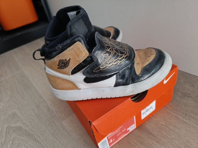 Nike Jordan originale taglia 34 nera e oro