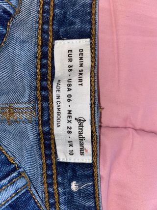 Falda vaquera con botones STRADIVARIUS