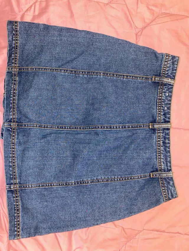 Falda vaquera con botones STRADIVARIUS