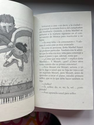 Renata toca el piano, estudia inglés, etc.