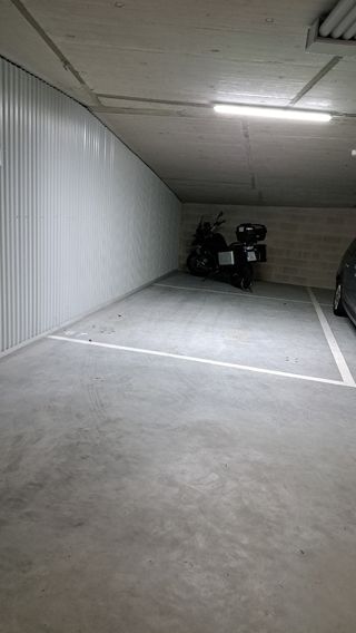 Raya de garaje coche grande y varias
Motos
