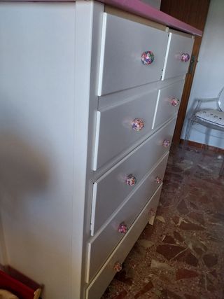 Cómoda con tiradores Zara Home 