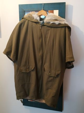 Chaquetón verde militar con capucha