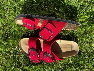 Sandalias de piel con hebillas