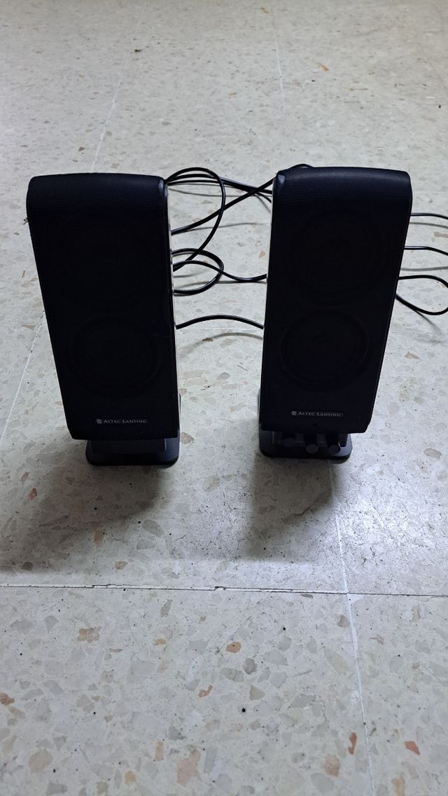 Altavoces Altec Lansing Negros