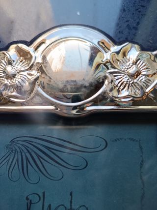 Marco de fotos decorativo metal  plateado.