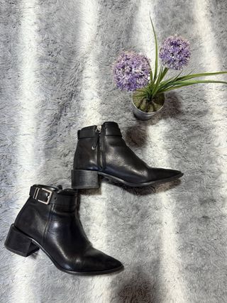 Botín piel negro Massimo Dutti