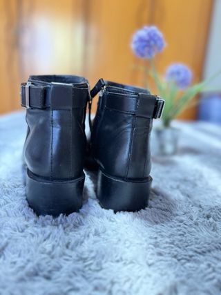 Botín piel negro Massimo Dutti