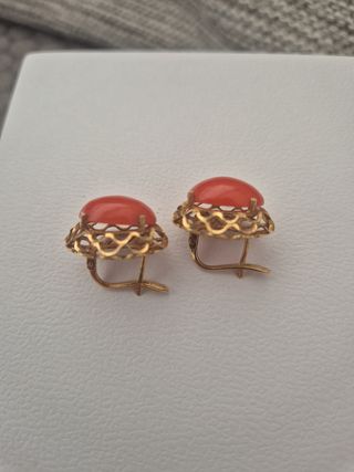 Sortija y pendientes Oro 18k y coral