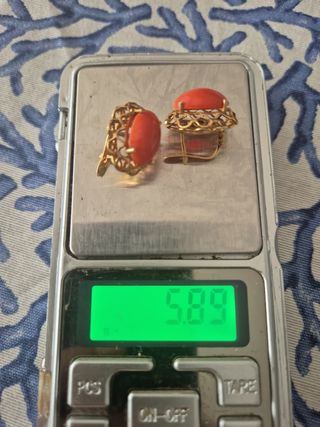 Sortija y pendientes Oro 18k y coral