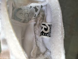 Sconto del 70% su lotto di Barbie con 5 vestiti e accessori