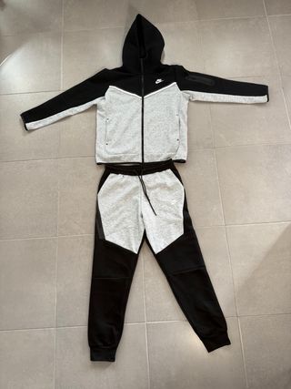 Nike Tech Fleece Conjunto Gris y Negro