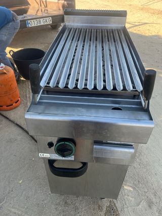 brasa    industrial de piedra volcánica ,gas