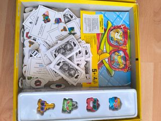 Lote juegos:UNO Quatro, Monopoly y suelo es lava