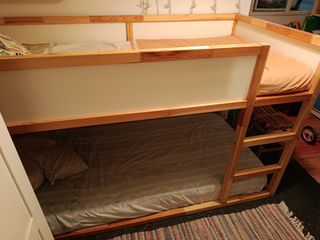 Litera Kura, de Ikea (solo estructura)