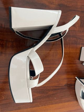 Zapatos de tacón plataforma Zara beige