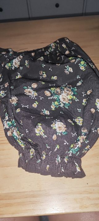 Vestido Stradivarius mini flores marrones