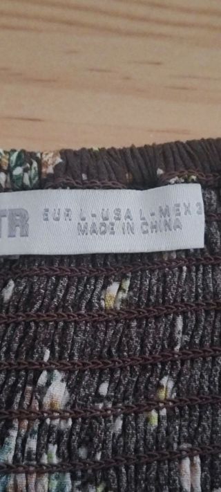 Vestido Stradivarius mini flores marrones