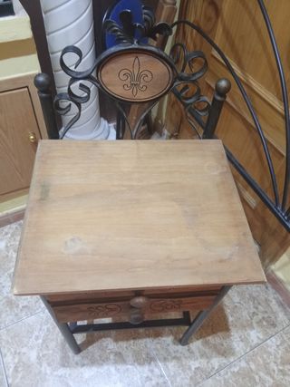 Cabecero forja y madera + 2 mesitas
