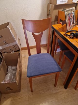 Seis sillas de comedor tapizadas,25 euros cada sil